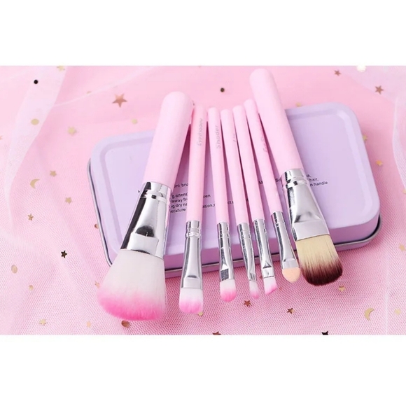 Hello kitty makeup brush set in cute matching metal tin brand new in package. - Picture 3 of 7